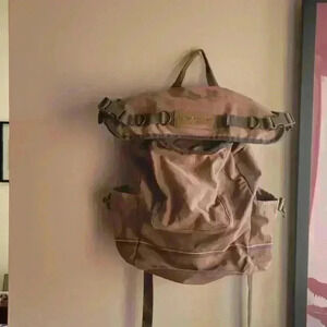 Beautiful Tan Brown TOMMY HILFIGER Travel Backpack Adjustable Pockets Unisex